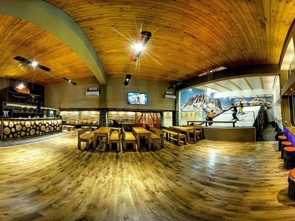 CARVE Indoor Ski, Board & Bar